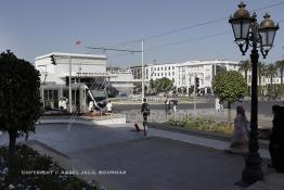 Image du Maroc Professionnelle de  Le Tramway passe devant la gare Rabat ville, Jeudi 6 Octobre 2011. (Photo / Abdeljalil Bounhar)

